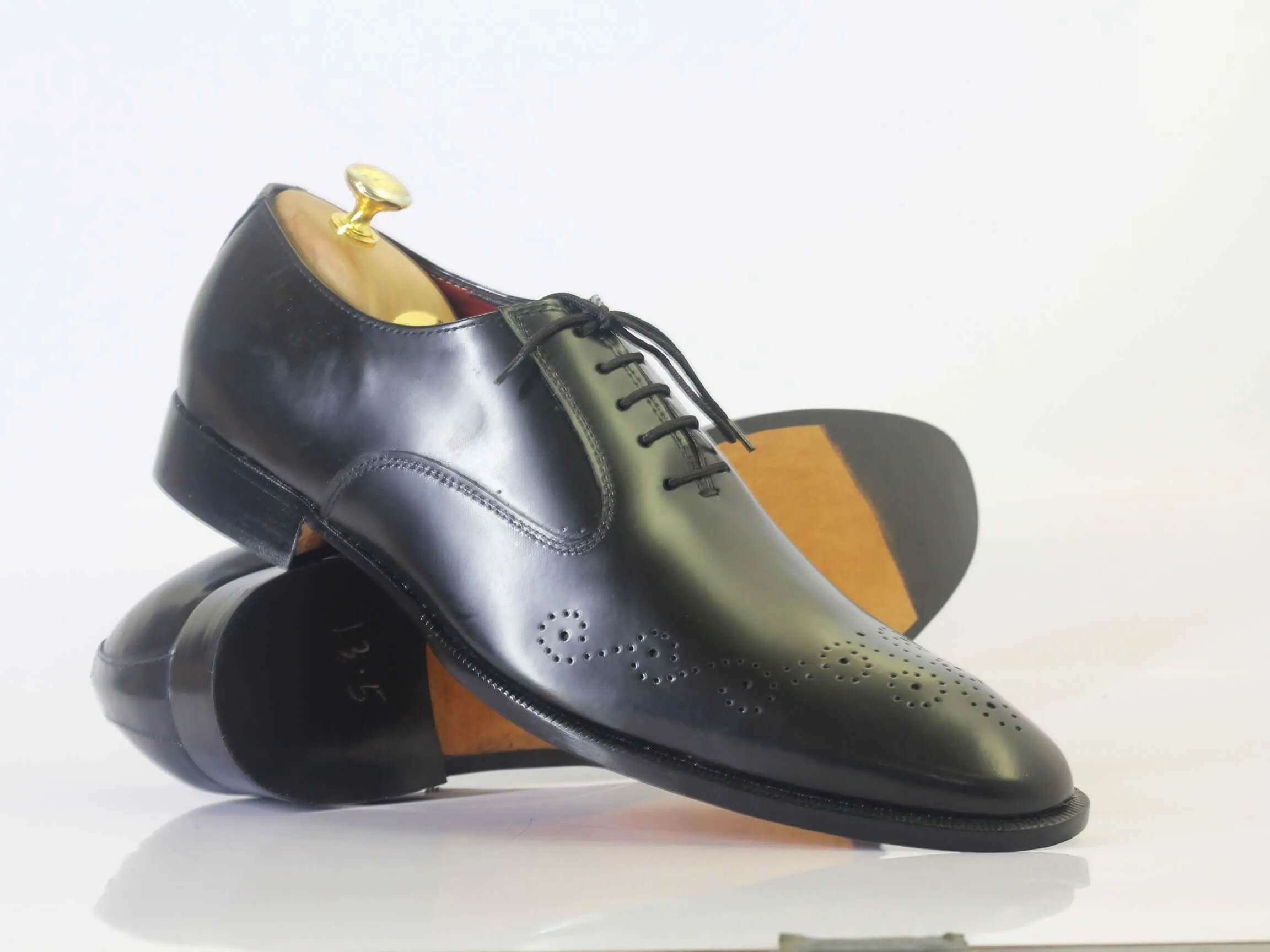 Bespoke Black Leather Brogue Toe Lace Up Shoe for Men