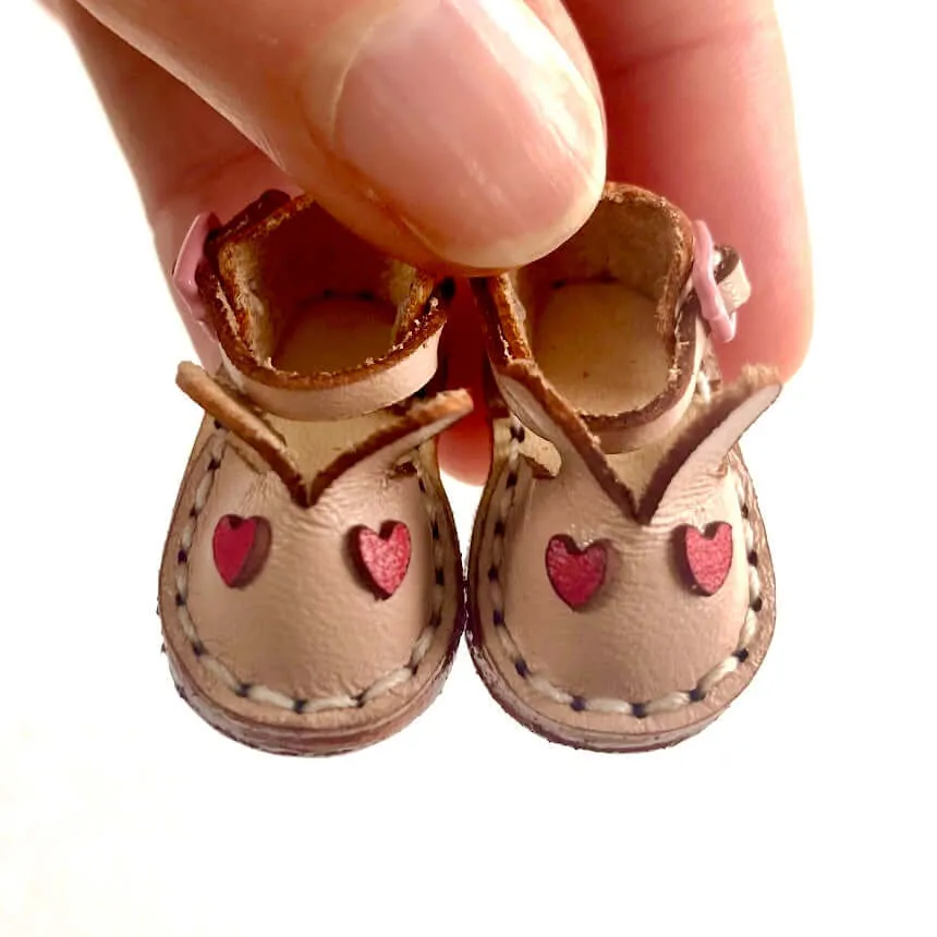 Tiny leather doll shoes Pink Loveheart Bunny Blythe doll