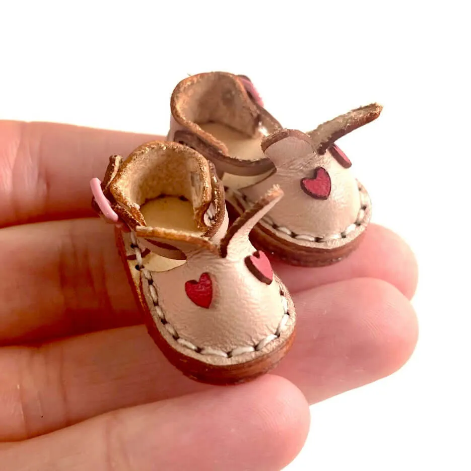 Tiny leather doll shoes Pink Loveheart Bunny Blythe doll