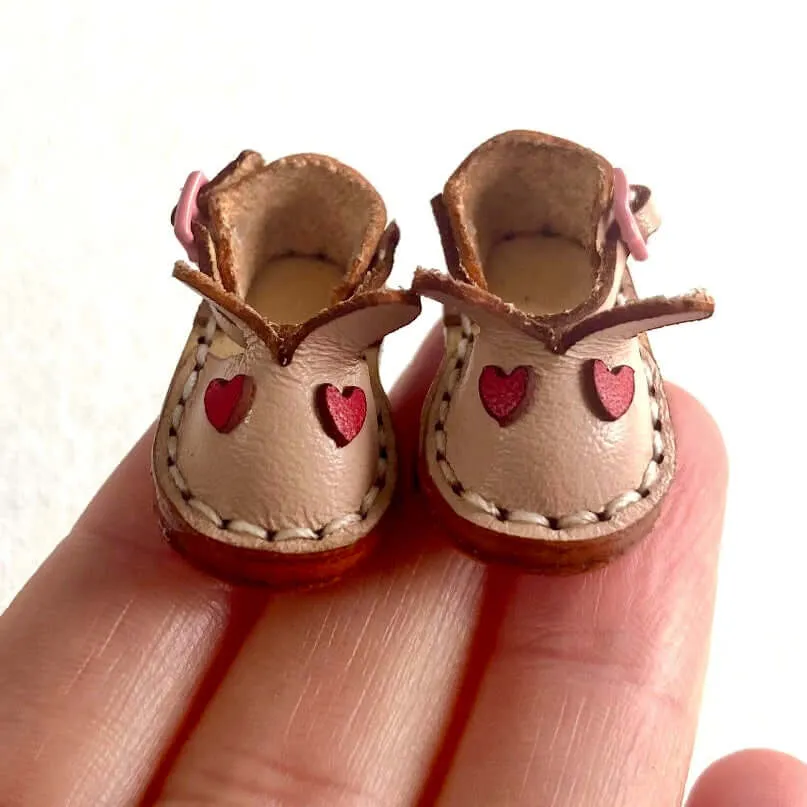 Tiny leather doll shoes Pink Loveheart Bunny Blythe doll